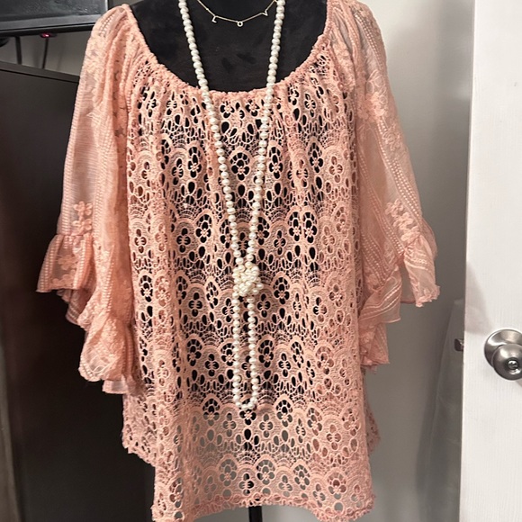 Beautiful Lace Blouse - Picture 4 of 11